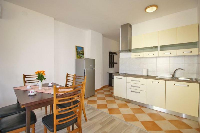 Apartman Petra Appartement Fažana Buitenkant foto